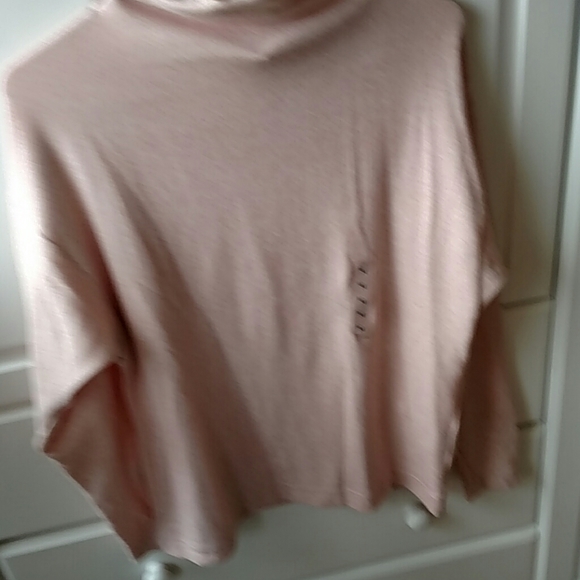 Pink light Fleece Mock Turtle NWT Medium - Picture 2 of 2